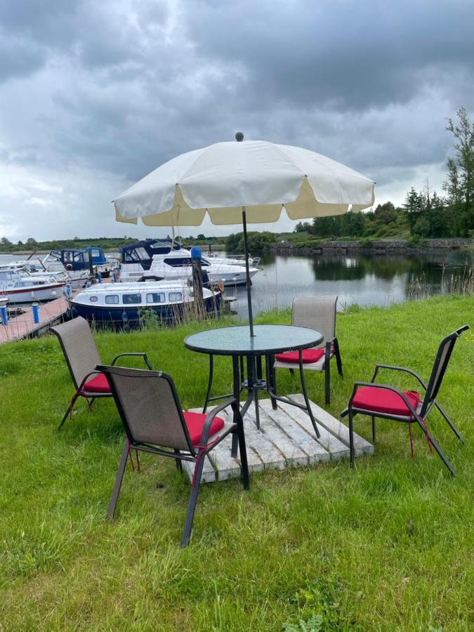 Lough Key Luxury Riverfront Apartment Cootehall Exterior photo
